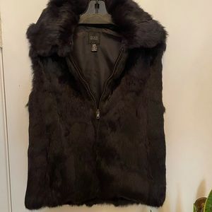 Saks fur vest